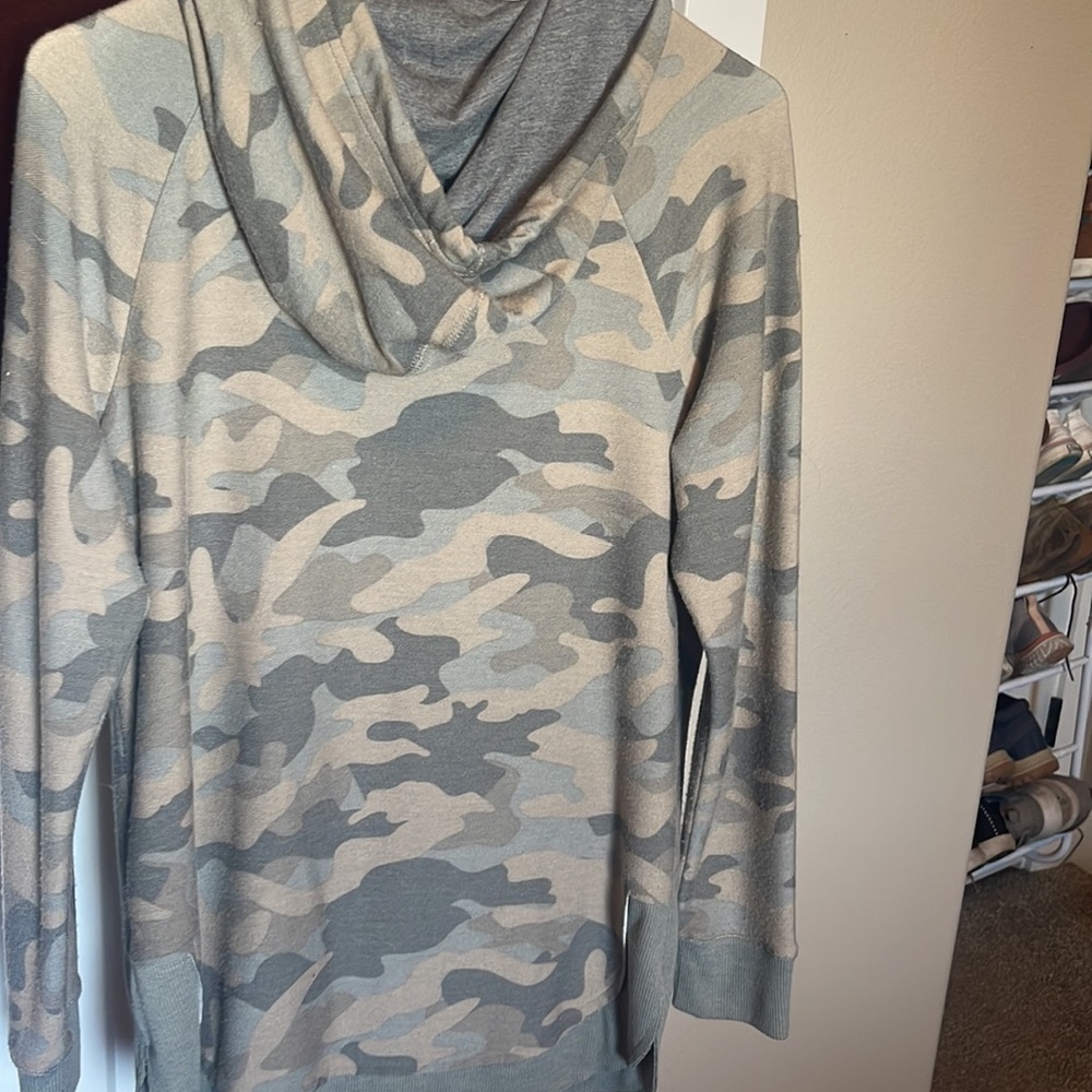 Sweater - Picture 4 of 5